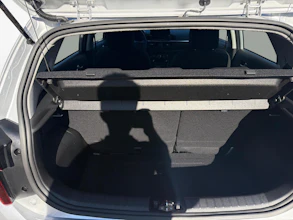 https://vehicle.imgix.net/4393541/ecdee384-4e84-4551-ae9f-7e0515021f5a.jpg