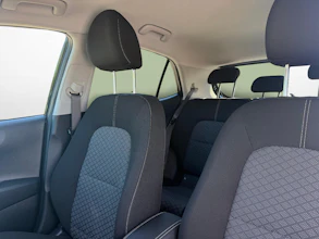 https://vehicle.imgix.net/4393548/d2e6e65e-49c2-473a-9f75-365786b54e11.jpg