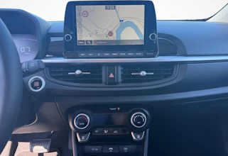 https://vehicle.imgix.net/4393548/f42588cb-2b6a-4745-87e0-eba29ac8270a.jpg