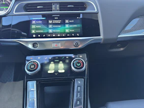 https://vehicle.imgix.net/4393608/3d6d0eab-5d77-488d-b9d9-277e49893d82.jpg