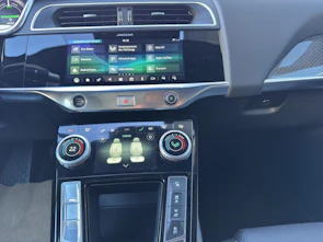 immagine del veicolo JAGUAR I-Pace EV400 HSE AWD mit Luftfederung