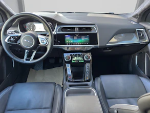 https://vehicle.imgix.net/4393608/b3d5954a-d179-4a44-bbcf-d11dbbdec601.jpg