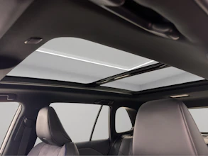 https://vehicle.imgix.net/4393647/2e03a201-302a-4bf8-b6be-53a37a48a56f.jpg