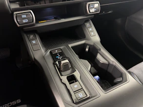 https://vehicle.imgix.net/4393647/f7aaa400-c7d9-4985-bfce-888b459e357a.jpg