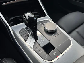 https://vehicle.imgix.net/4393732/49a4a35d-9ac6-46db-ba20-e096055b0d53.jpg