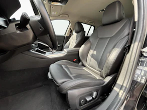https://vehicle.imgix.net/4393732/ff9f1686-a200-4d89-928a-a319c05bc7d8.jpg