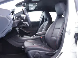 MERCEDES-BENZ GLA 250 AMG Line 4m
