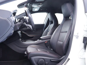 Fahrzeugbild MERCEDES-BENZ GLA 250 AMG Line 4m