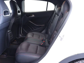 Fahrzeugbild MERCEDES-BENZ GLA 250 AMG Line 4m