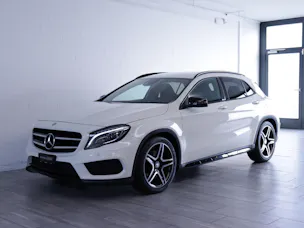 MERCEDES-BENZ GLA 250 AMG Line 4m