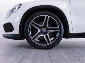 Fahrzeugbild MERCEDES-BENZ GLA 250 AMG Line 4m