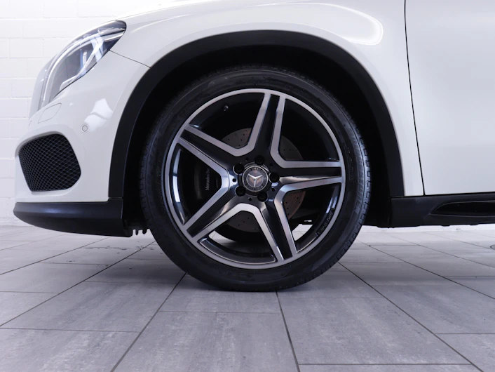Fahrzeugbild MERCEDES-BENZ GLA 250