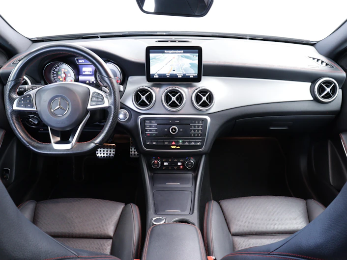 Fahrzeugbild MERCEDES-BENZ GLA 250