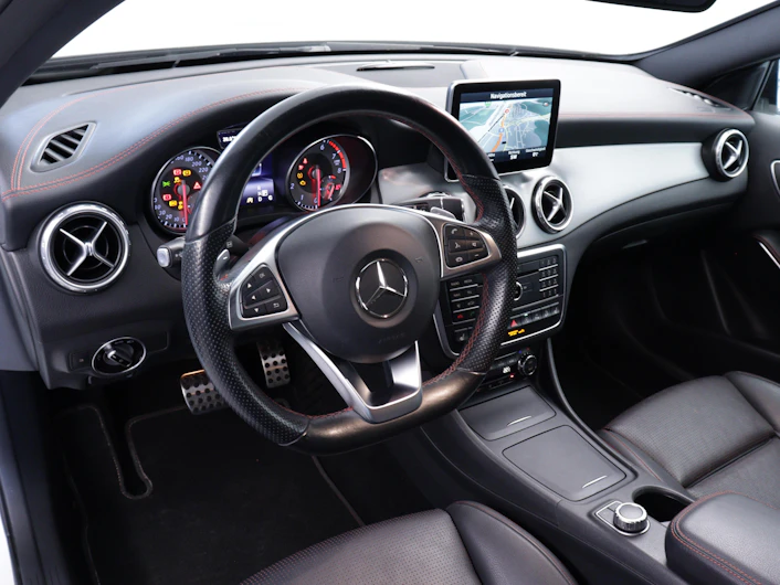 Fahrzeugbild MERCEDES-BENZ GLA 250