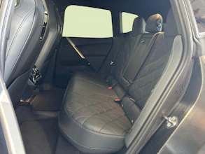 https://vehicle.imgix.net/4393839/26fb5db8-ef82-4b31-9fa7-97f23ea35206.jpg