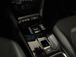 https://vehicle.imgix.net/4393848/07f25084-91d7-4bb3-9417-bff03523a53f.jpg