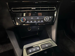 https://vehicle.imgix.net/4393848/7959a061-3824-409d-9ad2-bc62ce2d28a8.jpg