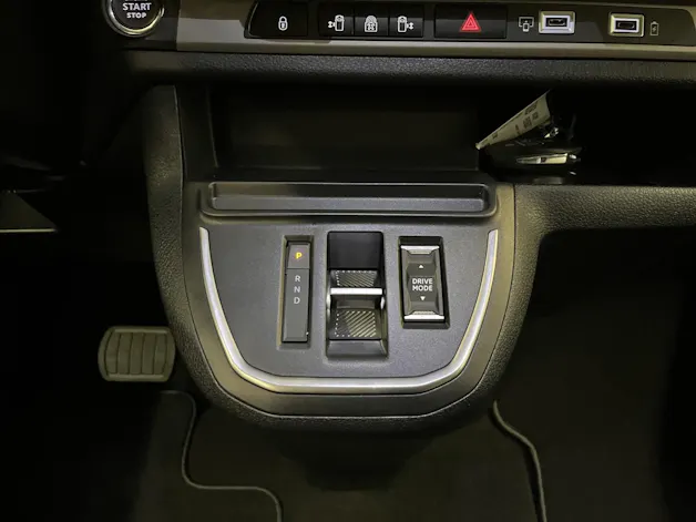 Peugeot Traveller Standard 2.2 BlueHDi 180 Business VIP S/S DEMO