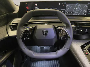 Peugeot 5008 1.2 Hybrid Allure Premium