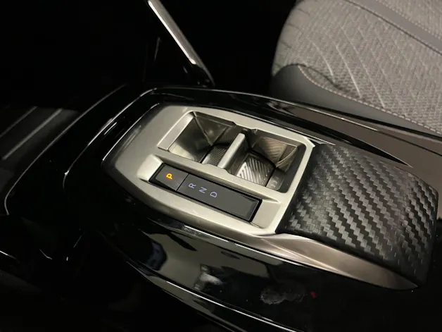 Peugeot 208 1.2 Hybrid Allure Premium