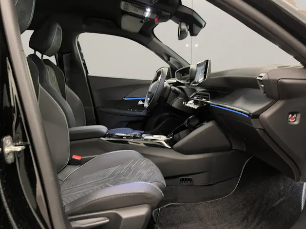 PEUGEOT 2008 1.2 Hybrid 145 GT