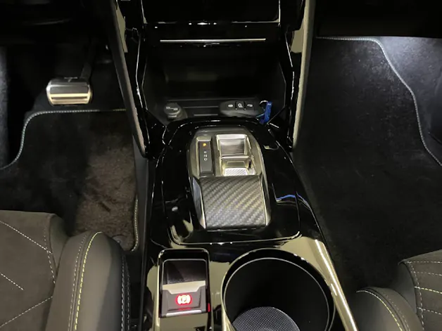 Peugeot 2008 1.2 Hybrid 145 GT