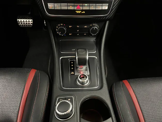 Mercedes-Benz A-Klasse W176 A 45 AMG 4m