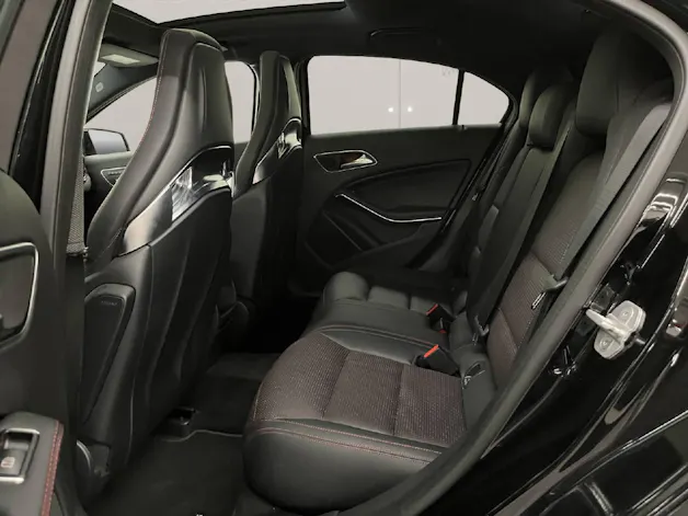 Mercedes-Benz A-Klasse W176 A 45 AMG 4m