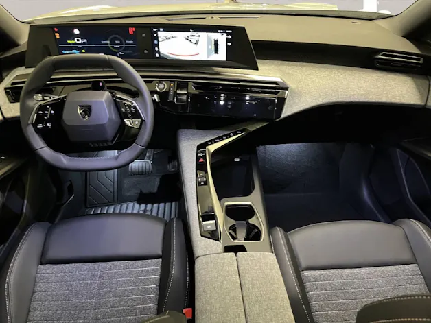Peugeot 5008 long range e-Allure