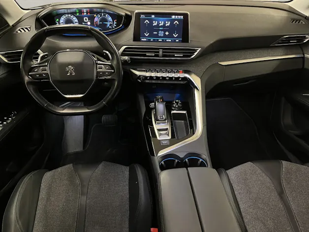 PEUGEOT 3008 1.2 PureTech Allure