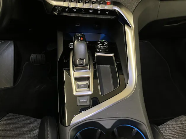 PEUGEOT 3008 1.2 PureTech Allure