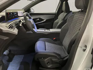 PEUGEOT 3008 1.2 Hybrid Allure Premium