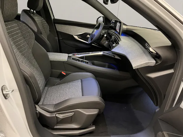 PEUGEOT 3008 1.2 Hybrid Allure Premium