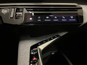 PEUGEOT 3008 1.2 Hybrid Allure Premium