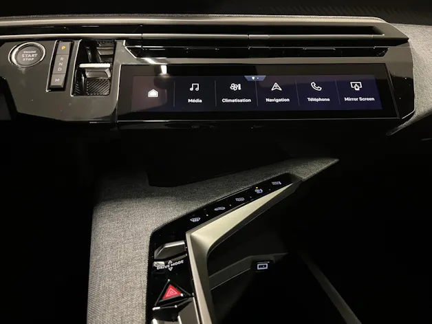 PEUGEOT 3008 1.2 Hybrid Allure Premium