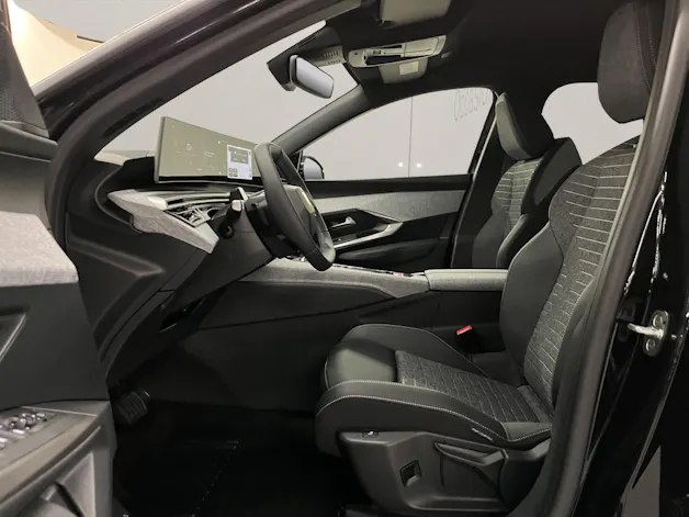 PEUGEOT 3008 1.2 Hybrid Allure Premium