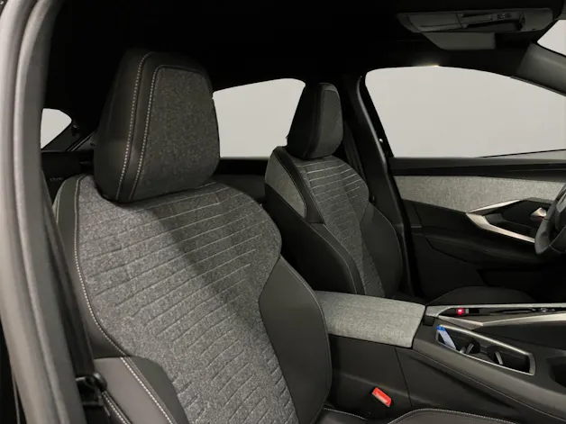 PEUGEOT 3008 1.2 Hybrid Allure Premium