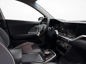 https://vehicle.imgix.net/4394149/a5c58baa-d65e-4165-adf5-a122d8a8589d.jpg