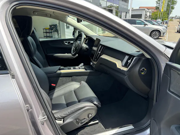 Volvo XC60 2.0 B5 MH Plus Dark AWD