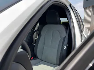 Volvo XC40 2.0 B4 MH Plus Dark