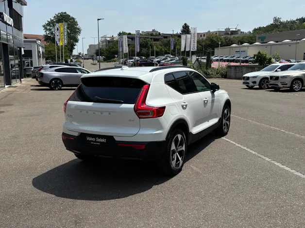 Volvo XC40 2.0 B4 MH Plus Dark
