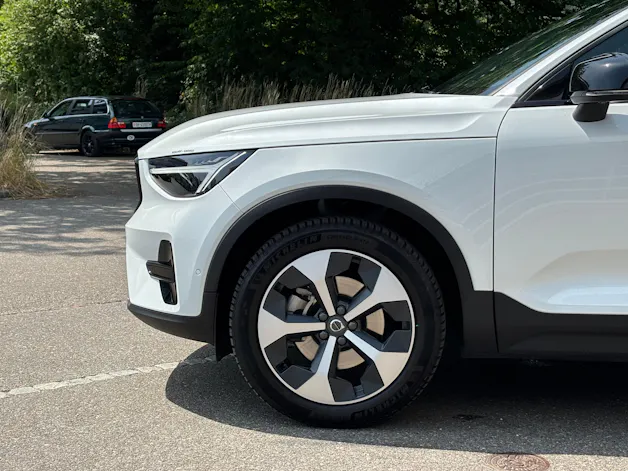 Volvo XC40 2.0 B4 MH Plus Dark
