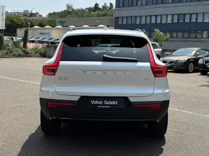 Volvo XC40 2.0 B4 MH Plus Dark