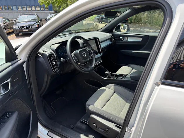 Volvo XC40 2.0 B4 MH Plus Dark
