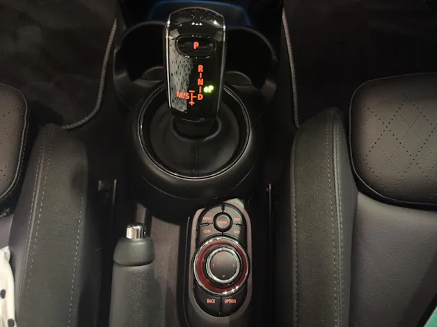 Mini F55 2.0i Cooper S SDKG