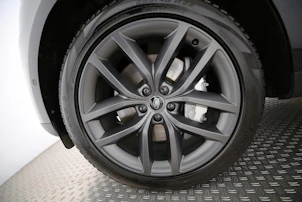 Fahrzeugbild LAND ROVER Range Rover Sport 3.0 I6 P460e SE