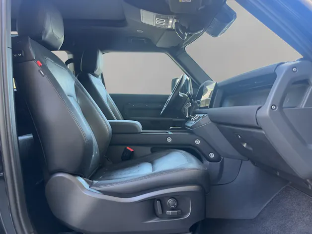 Land Rover Defender 90 3.0D I6 300 X-Dynamics SE AT8 (CH)