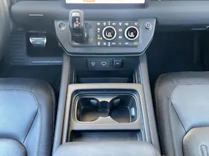 Land Rover Defender 90 3.0D I6 300 X-Dynamics SE AT8 (CH)