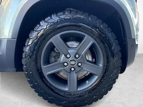 https://vehicle.imgix.net/4394524/f145f057-be09-4488-8600-04fcde1ecc73.jpg
