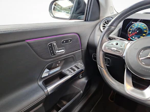 https://vehicle.imgix.net/4394577/f7e43a04-7df8-45e2-8f55-b65ed96495d8.jpg